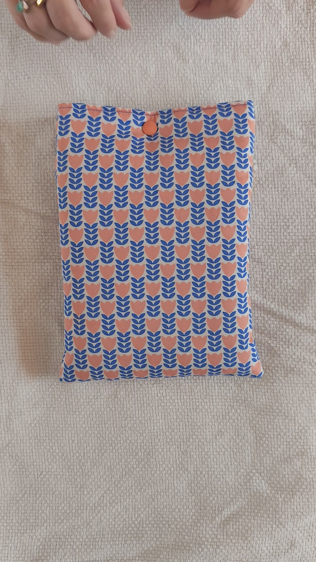 Soft Retro Tulip Pouch