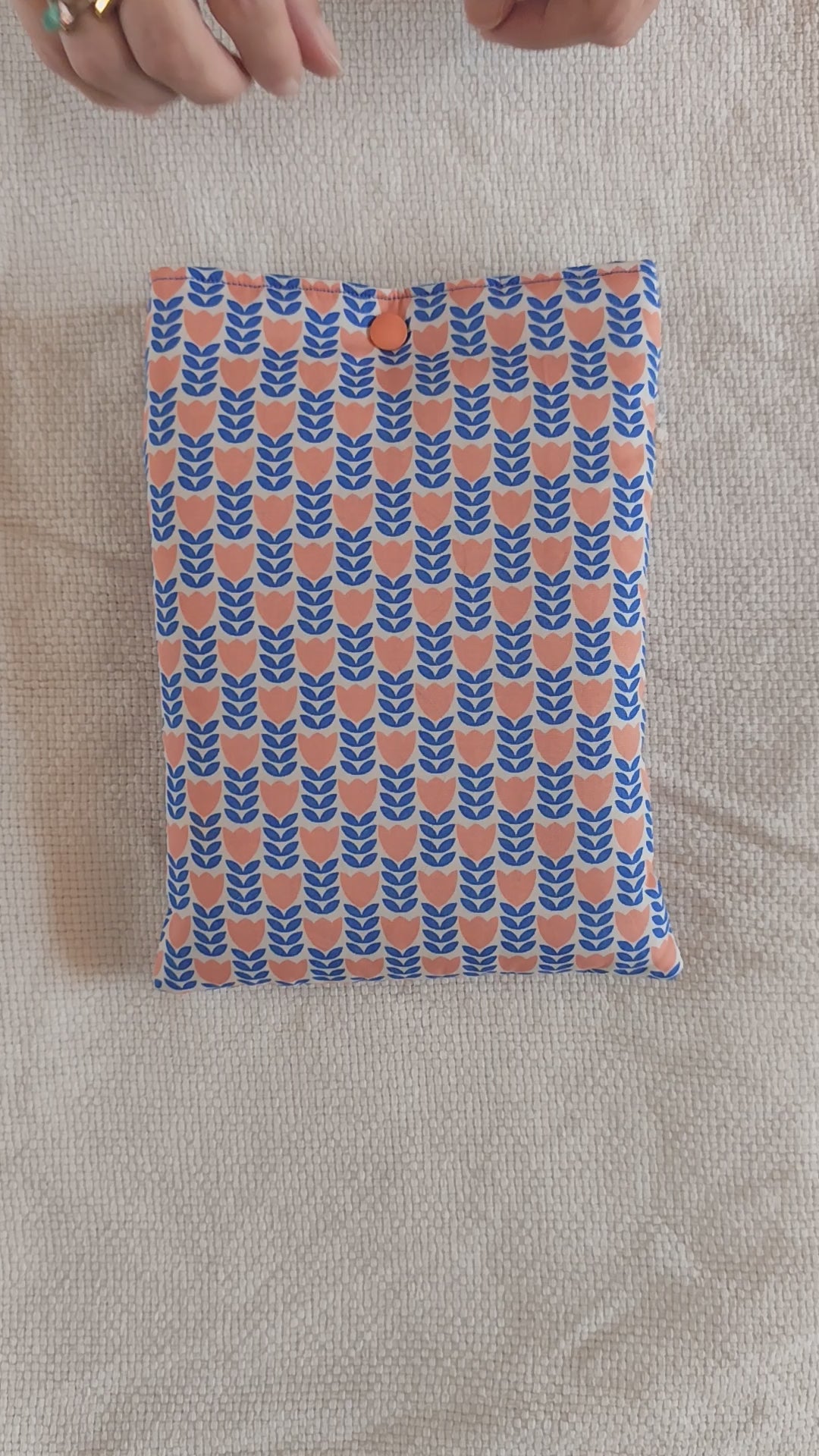 Soft Retro Tulip Pouch