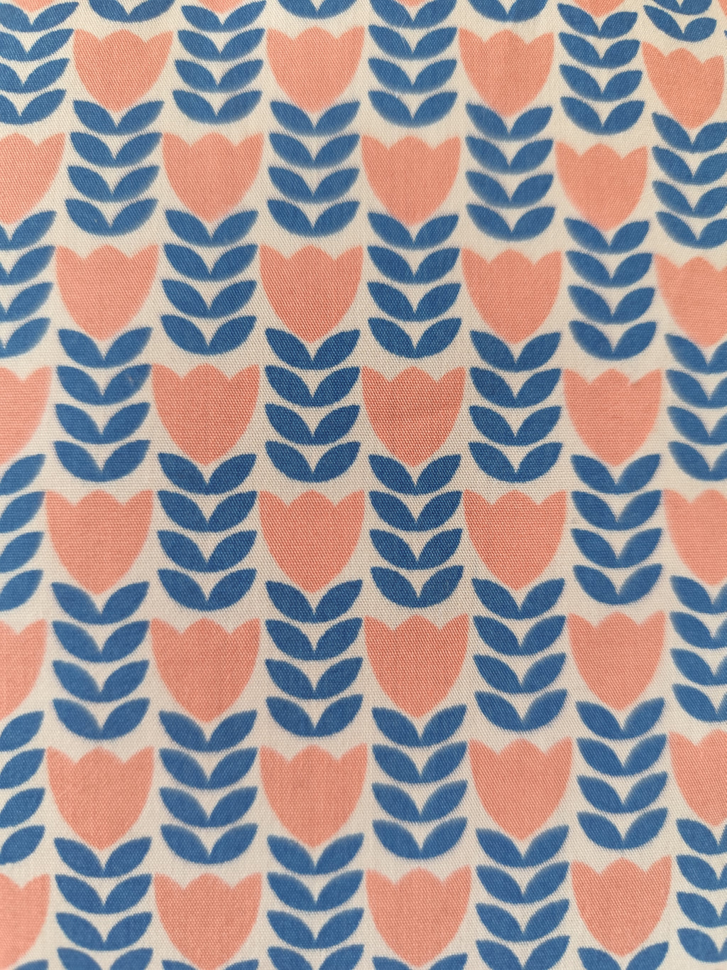 Détail couture pochette moelleuse tulipes rétro artisanale – Les petites pochettes