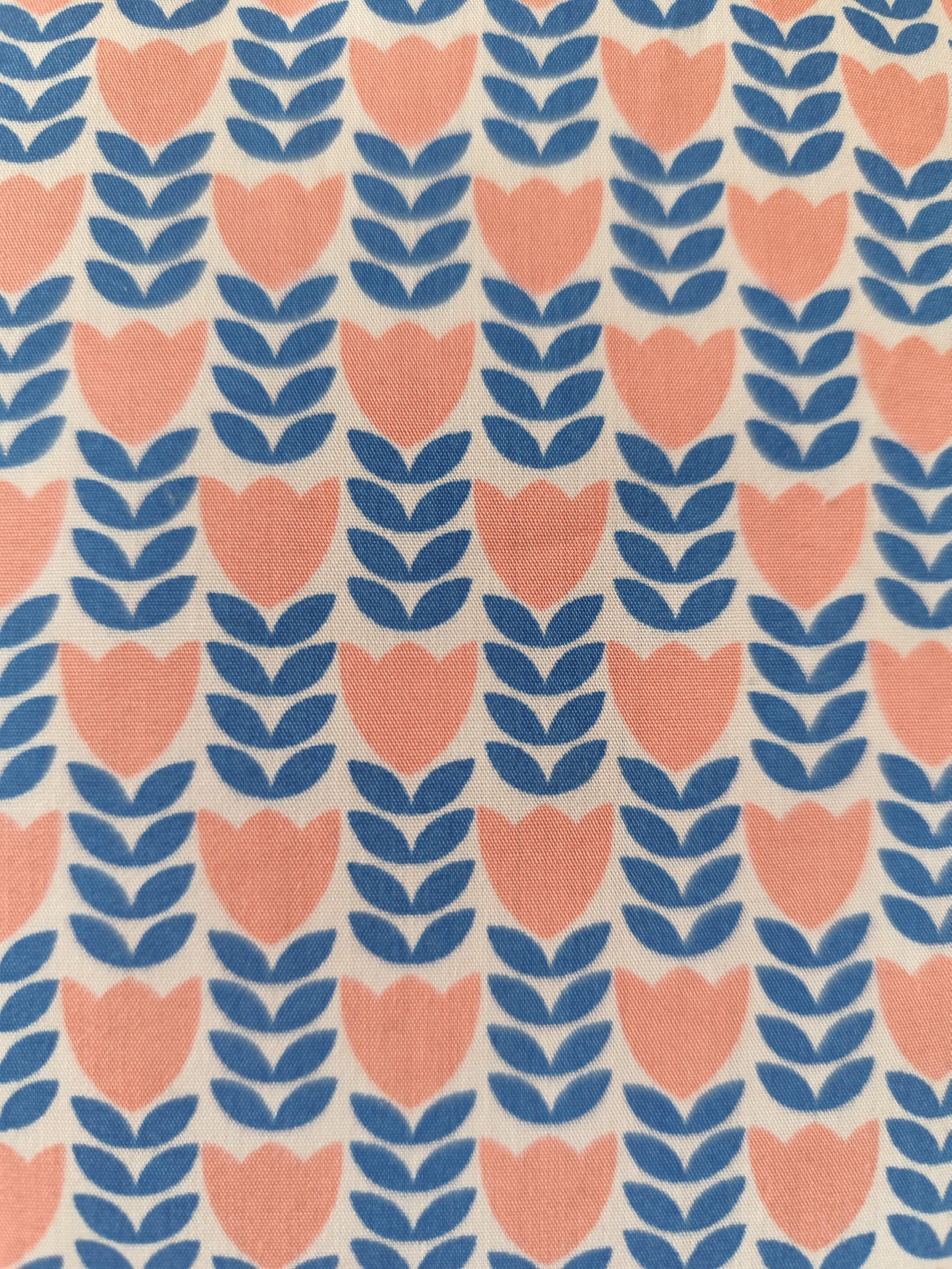 Détail couture pochette moelleuse tulipes rétro artisanale – Les petites pochettes