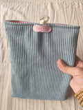 Pochette réversible Cœurs roses / Velours bleu gris