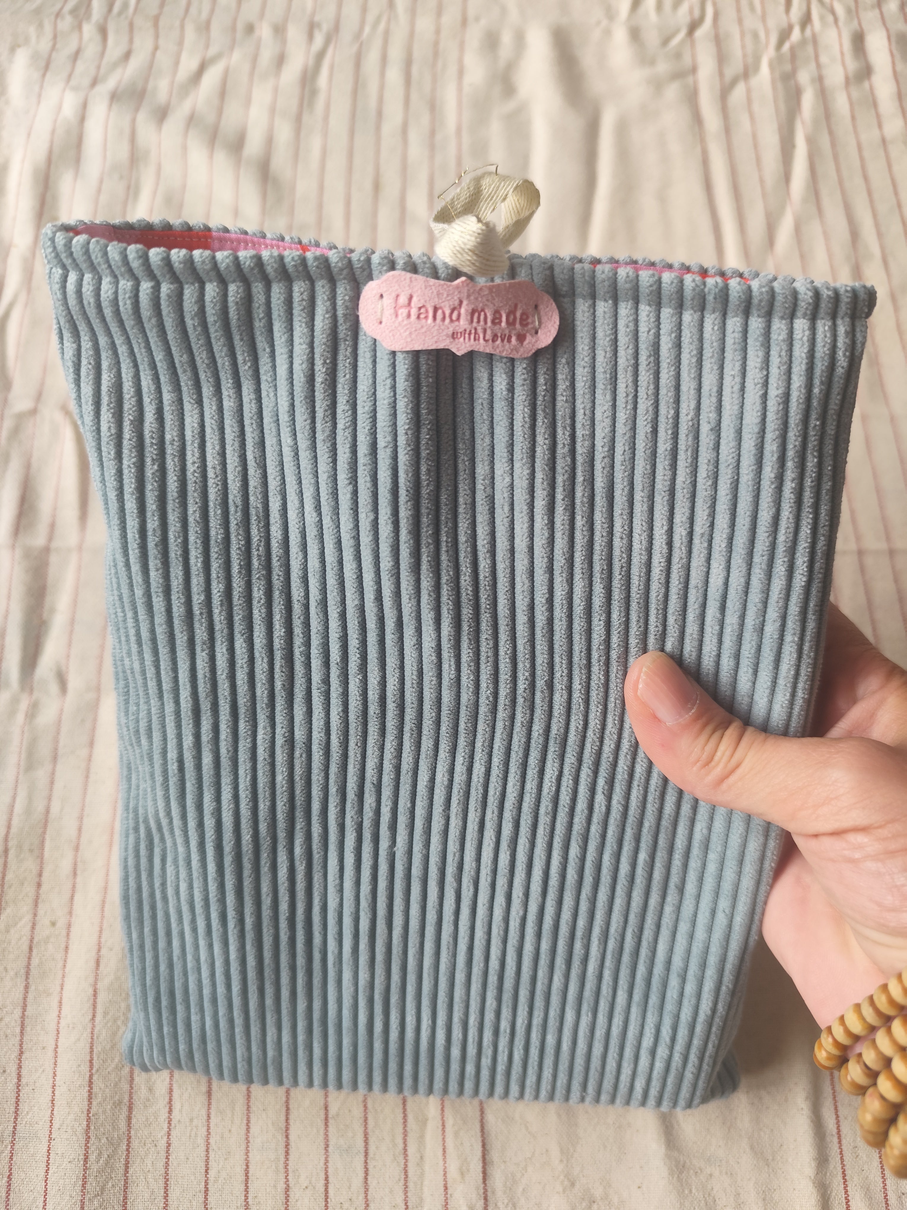 Pochette réversible Cœurs roses / Velours bleu gris