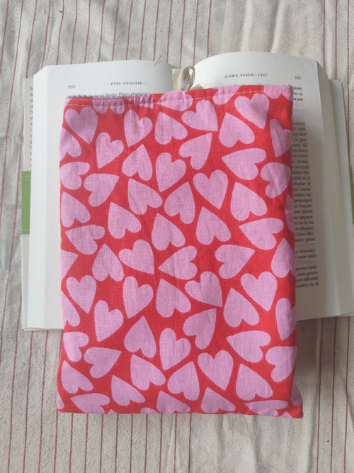 Reversible pouch Pink hearts / Blue-grey velvet