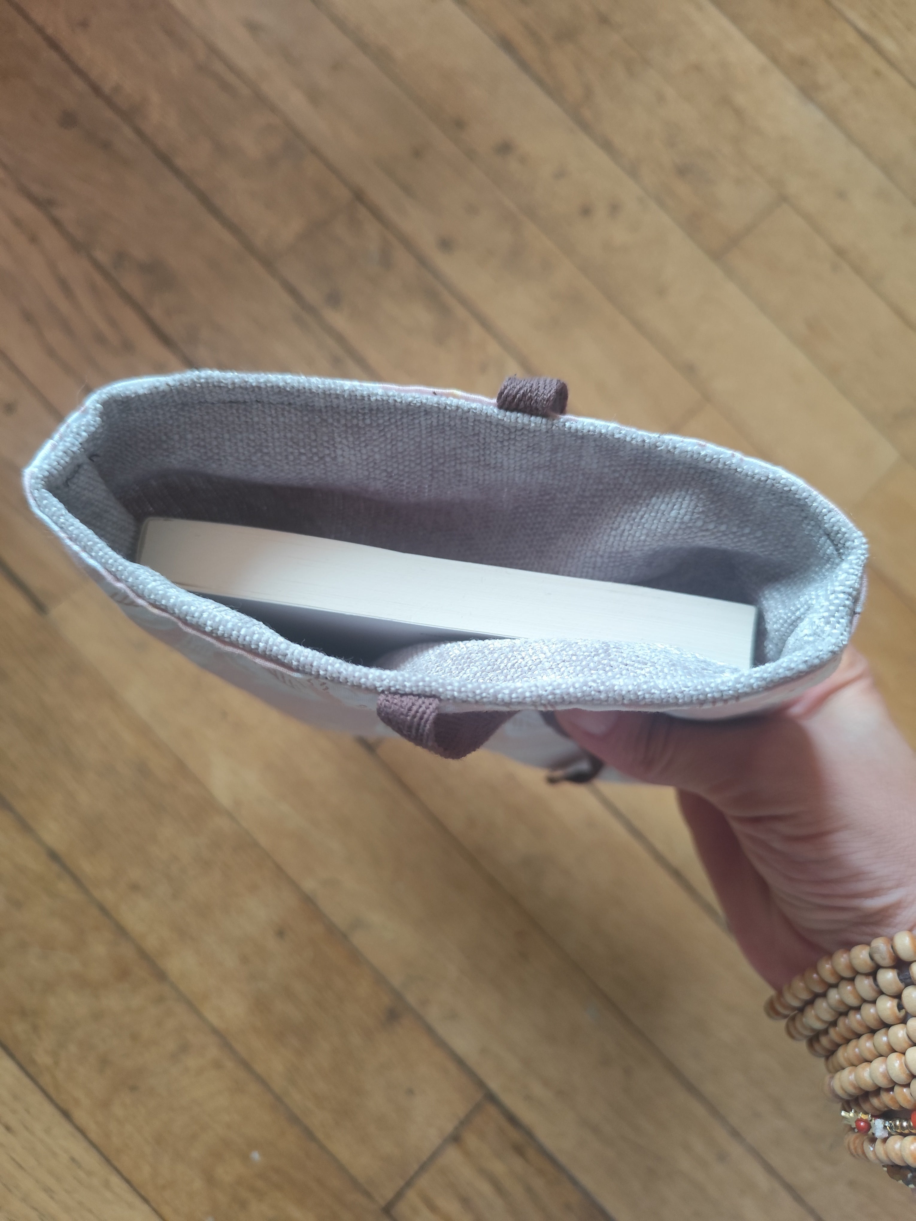 Nomad Reversible Pouch — White Birds & Heathered Linen
