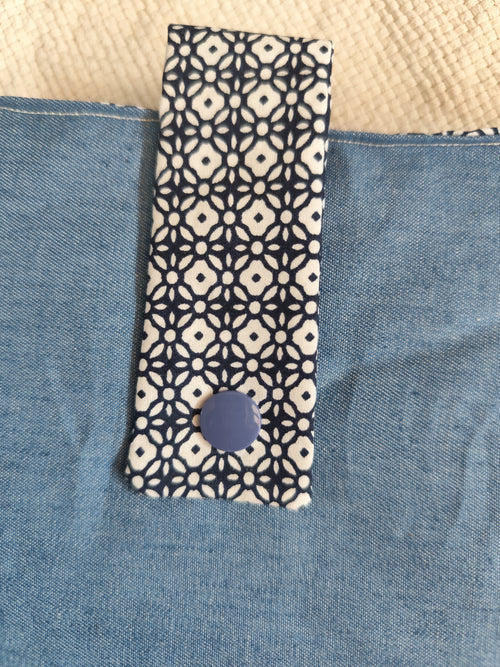 Denim-colored book sleeve – Black & white geometric flap
