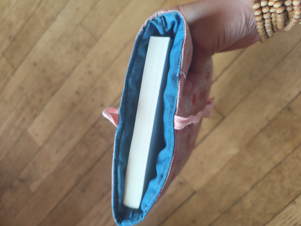 Reversible Pouch Sakura – Cherry Blossoms & Denim Blue