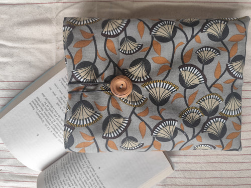 Nomad Pouch - Wooden button